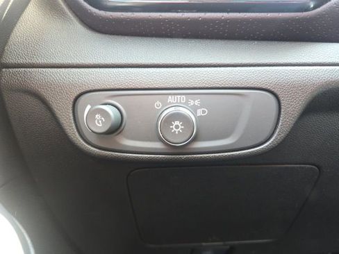 Used 2022 Chevrolet Bolt EUV Premier w/ Sun & Sound Package image 11