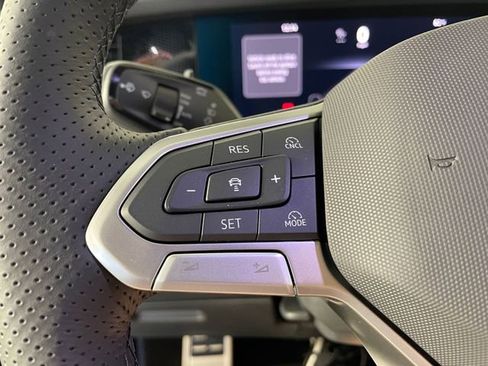 New 2026 Volkswagen Tiguan SE R-Line AWD/4WD image 9