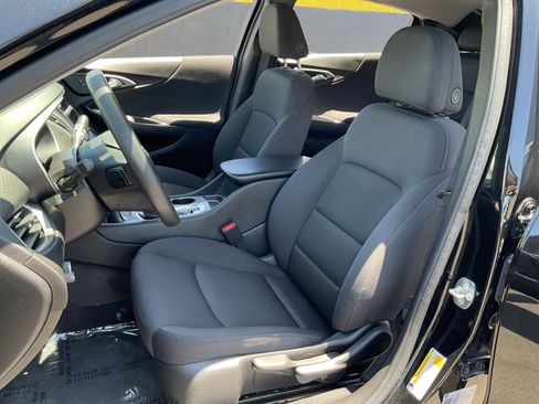 Used 2025 Chevrolet Malibu LS FWD image 18