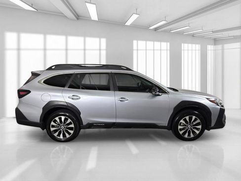 Used 2024 Subaru Outback Limited AWD/4WD image 9