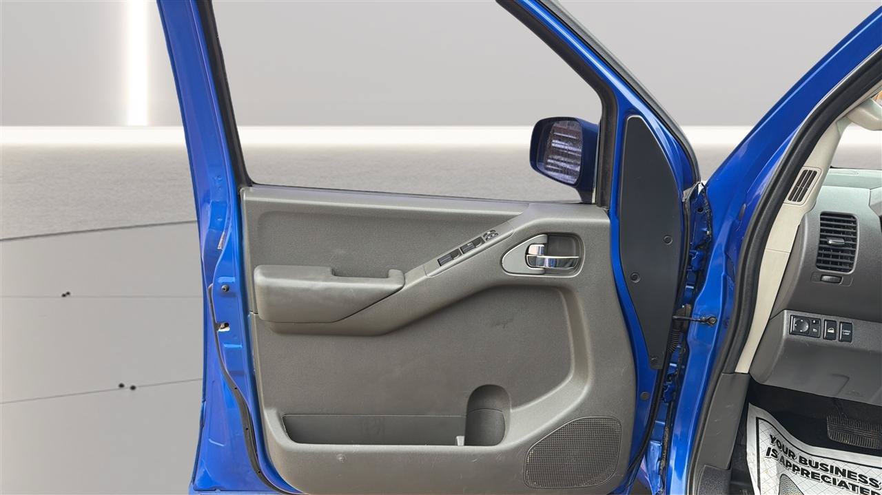 Used 2013 Nissan Frontier PRO-4X AWD/4WD image 19