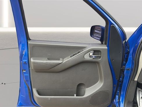 Used 2013 Nissan Frontier PRO-4X AWD/4WD image 19