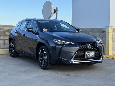Certified 2022 Lexus UX 200 image 2