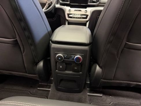 Used 2022 Ford Explorer XLT w/ Equipment Group 202A AWD/4WD image 36