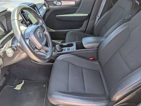 Used 2020 Volvo XC40 T5 Momentum AWD/4WD image 16