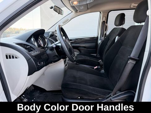 Used 2016 Dodge Grand Caravan SE w/ Quick Order Package 29E SE image 13