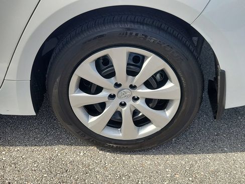 Used 2024 Toyota Corolla LE FWD image 5