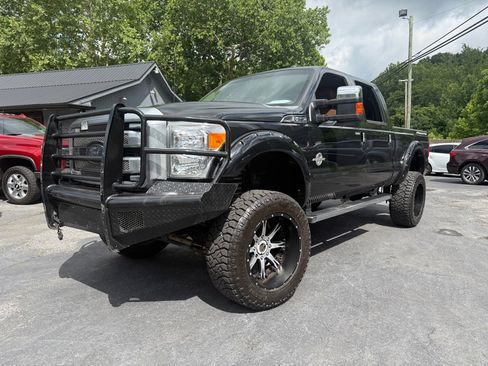 Used 2015 Ford F250 Platinum w/ FX4 Off-Road Package image 14