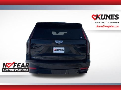 Used 2024 Cadillac Escalade ESV Sport Platinum AWD/4WD image 10