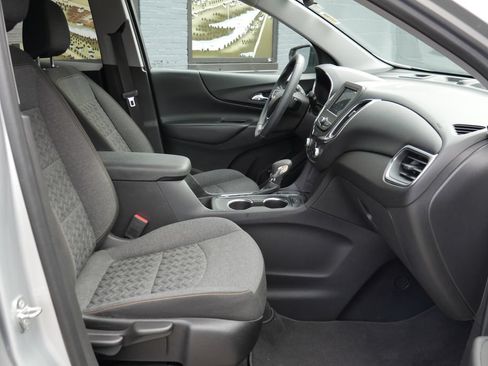 Used 2022 Chevrolet Equinox LT FWD image 9
