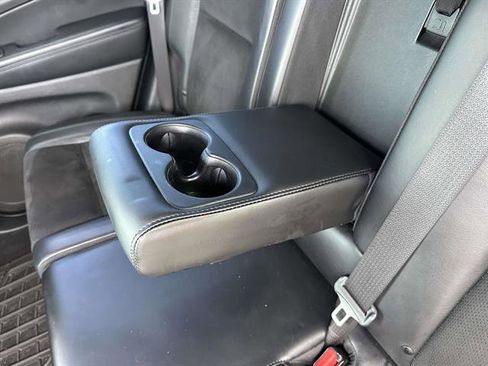 Used 2019 Jeep Grand Cherokee Altitude AWD/4WD image 11