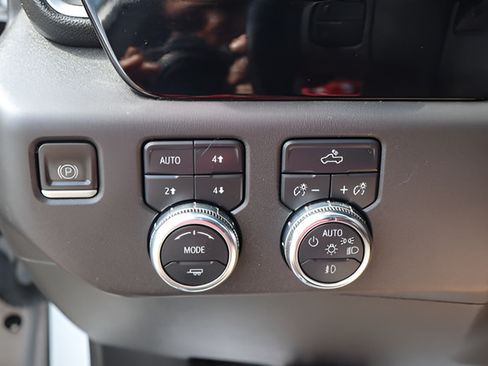 Used 2023 GMC Sierra 1500 Elevation w/ X31 Off-Road Package AWD/4WD image 19
