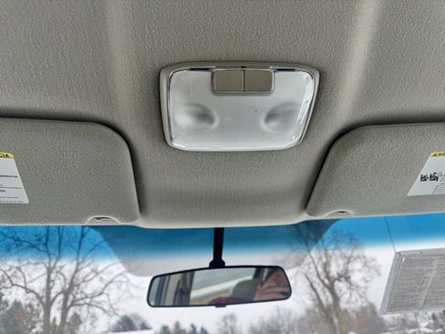 Used 2013 Toyota Sienna L image 33