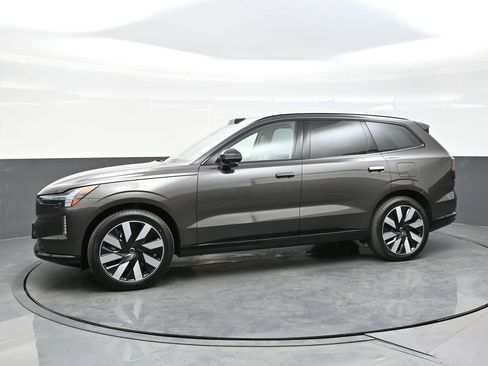 New 2025 Volvo EX90 Ultra image 3
