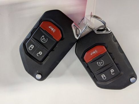 Used 2021 Jeep Wrangler Unlimited Rubicon image 41