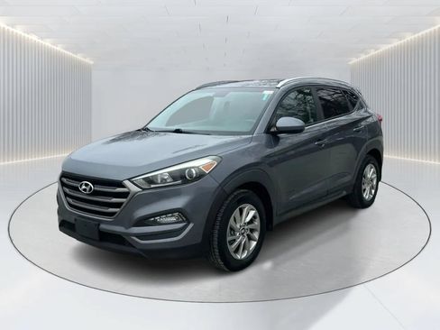 Used 2016 Hyundai Tucson SE w/ Option Group 02 FWD image 1