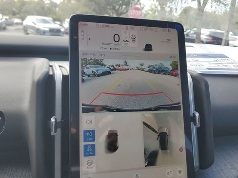 New 2026 Volvo EX30 Cross Country Ultra image 9