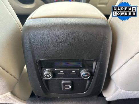 Used 2023 Buick Enclave Essence image 18