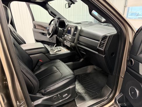 Used 2019 Ford Expedition Max Limited AWD/4WD image 18