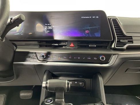 Used 2024 Kia Sportage EX image 21