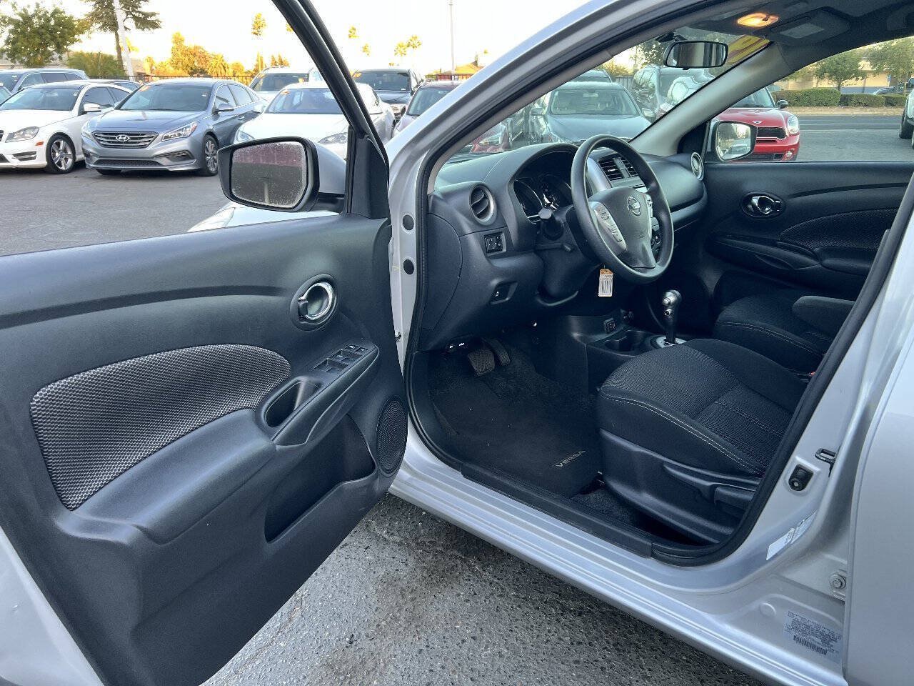 Used 2019 Nissan Versa SV FWD image 8