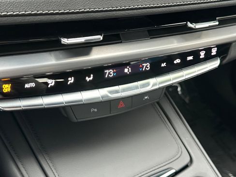 Used 2024 Cadillac XT4 Premium Luxury image 28