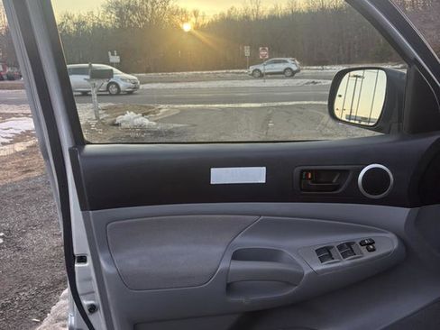 Used 2005 Toyota Tacoma 4x4 Double Cab image 10