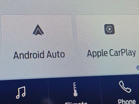 Used 2020 Ford Fusion SE image 4