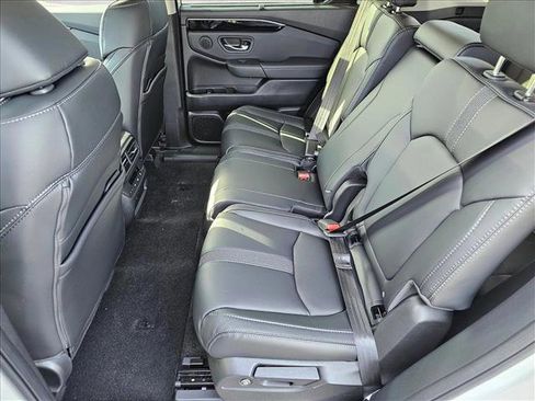 New 2025 Honda Pilot EX-L image 9