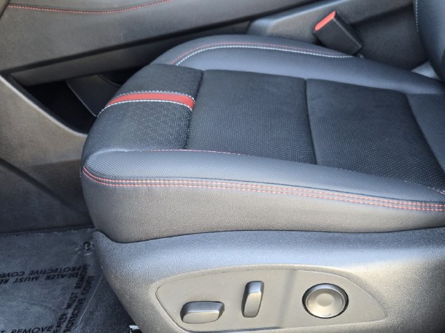 Used 2026 Chevrolet Traverse RS FWD image 18