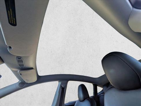 Used 2023 Tesla Model Y Long Range image 14
