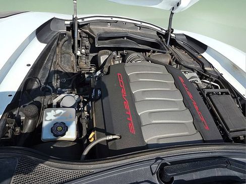 Used 2019 Chevrolet Corvette Stingray Coupe w/ Carbon Flash Badge Package RWD image 11