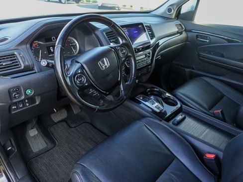 Used 2016 Honda Pilot Touring image 11