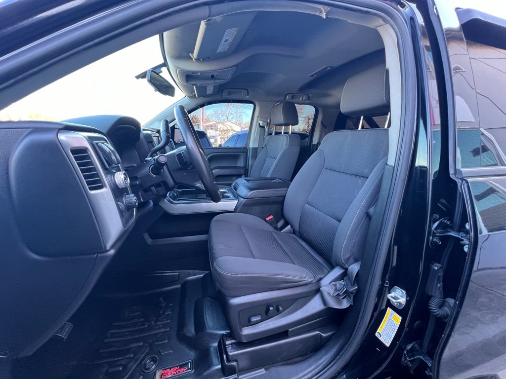 Used 2018 Chevrolet Silverado 1500 LT w/ Redline Edition AWD/4WD image 10