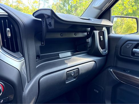 Used 2020 Chevrolet Silverado 1500 RST image 35