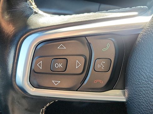 Used 2019 Jeep Wrangler Unlimited Sahara image 21