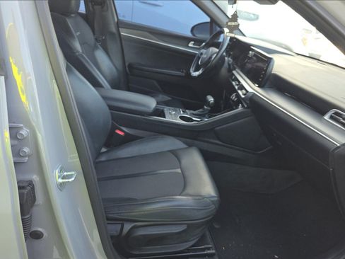 Used 2022 Kia K5 GT-Line FWD image 11