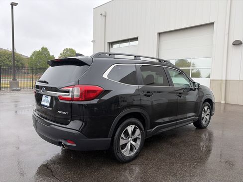 Used 2023 Subaru Ascent Premium w/ Convenience Package AWD/4WD image 6