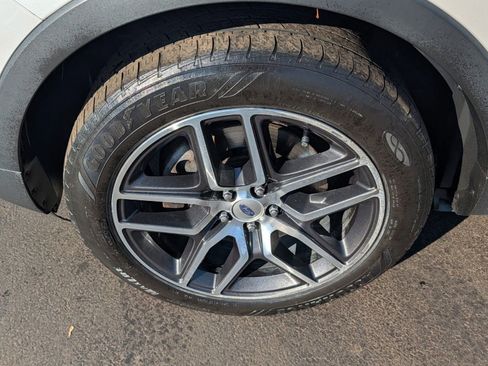 Used 2016 Ford Explorer Sport image 18