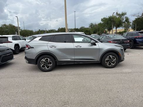 Used 2025 Kia Sportage LX FWD image 5