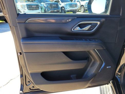 Used 2024 GMC Yukon AT4 w/ AT4 Premium Package AWD/4WD image 28