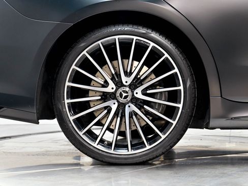 Used 2022 Mercedes-Benz S 580 4MATIC Sedan w/ AMG Line Package image 20
