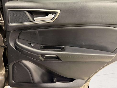 Used 2019 Ford Edge SEL w/ Equipment Group 201A AWD/4WD image 25