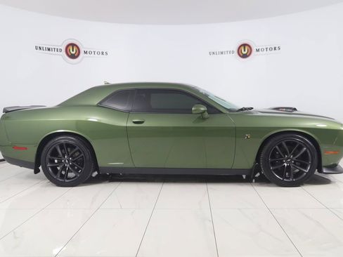 Used 2019 Dodge Challenger R/T Scat Pack w/ Shaker Package image 2