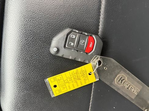 Used 2023 Jeep Wrangler Altitude image 29