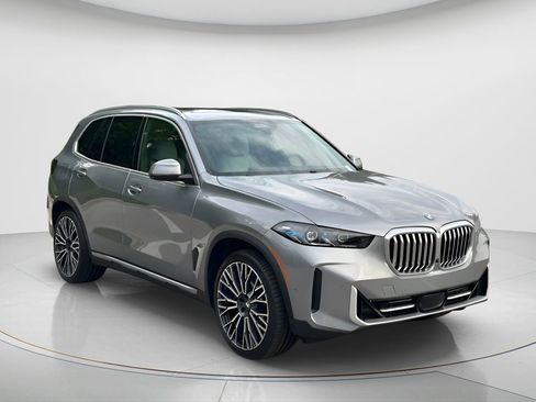 Certified 2024 BMW X5 xDrive40i w/ Premium Package AWD/4WD image 3