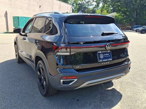 Certified 2025 Volkswagen Taos SEL AWD/4WD image 8