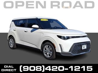Used 2023 Kia Soul LX FWD video 1