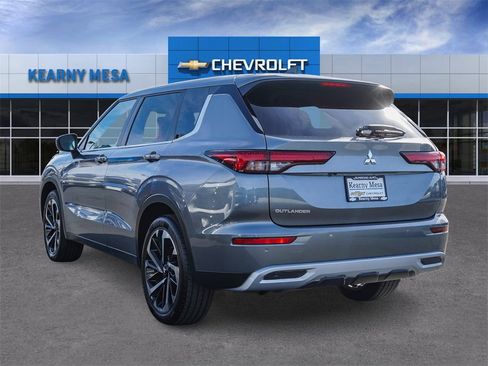 Used 2024 Mitsubishi Outlander SE image 4