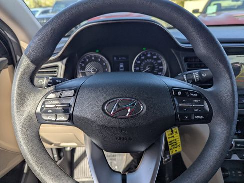 Used 2020 Hyundai Elantra SEL w/ Convenience Package (C2) image 25